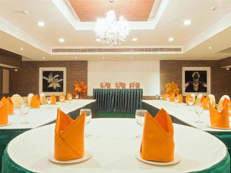 Clinton Park Inn Velanganni Bagian luar foto