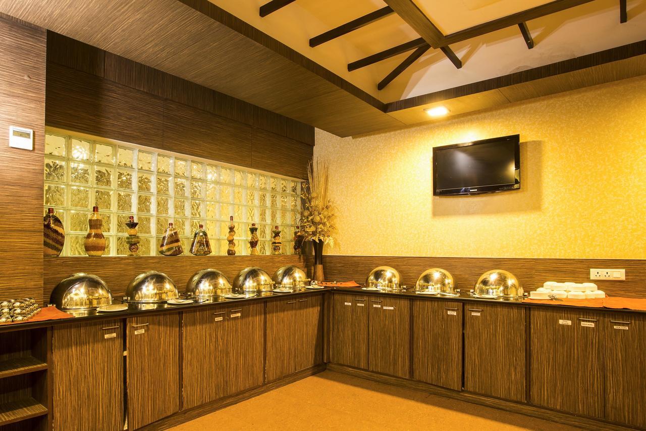 Clinton Park Inn Velanganni Bagian luar foto