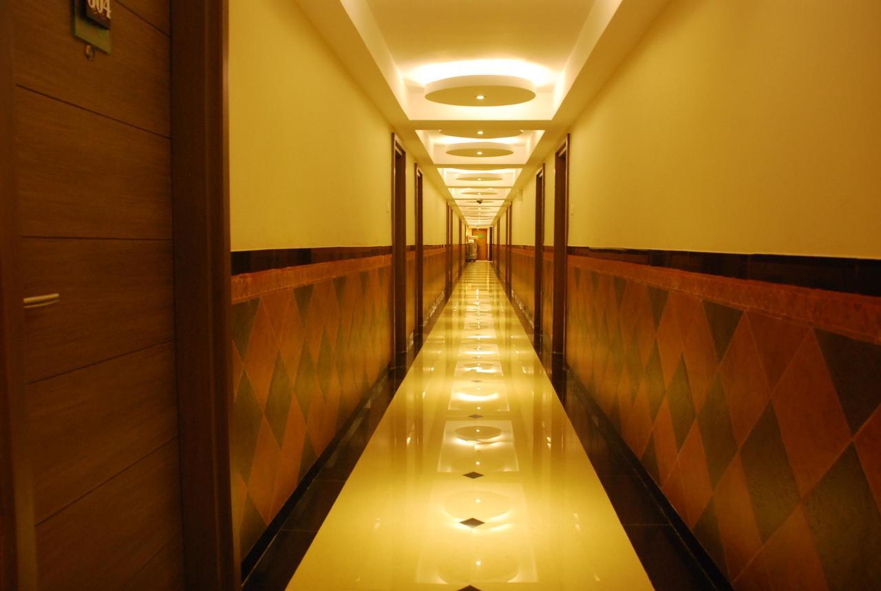 Clinton Park Inn Velanganni Bagian luar foto